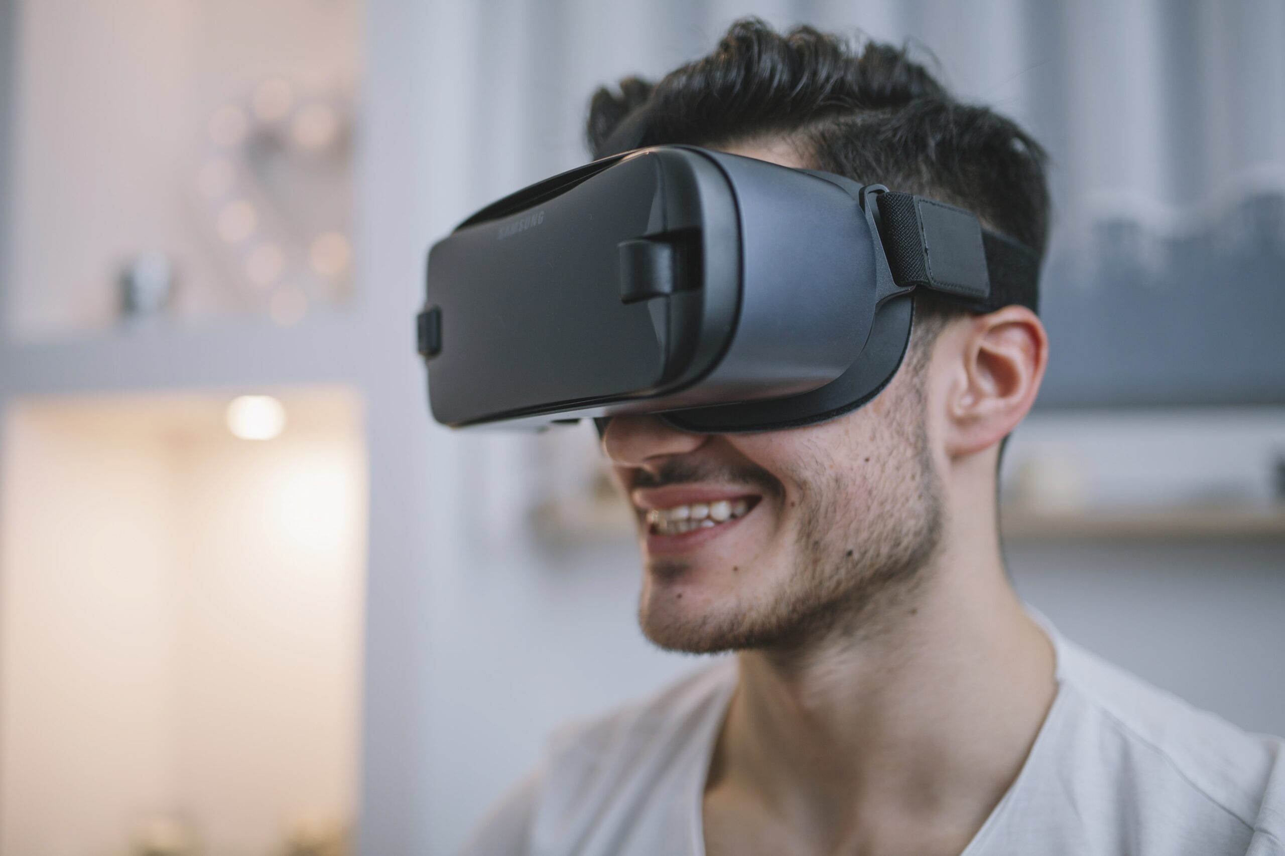 Топ vr. VR photo. Видео человек надевает 3d очки. VR photo 16:9. VR Headsets photo meme.