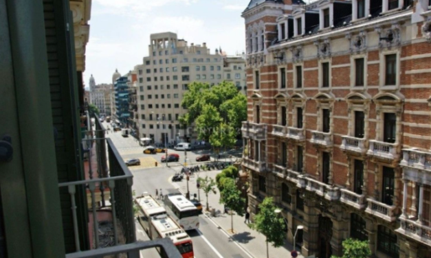 Vender Piso en Barcelona: Estrategias y Servicios Inmobiliarios para una Venta Exitosa